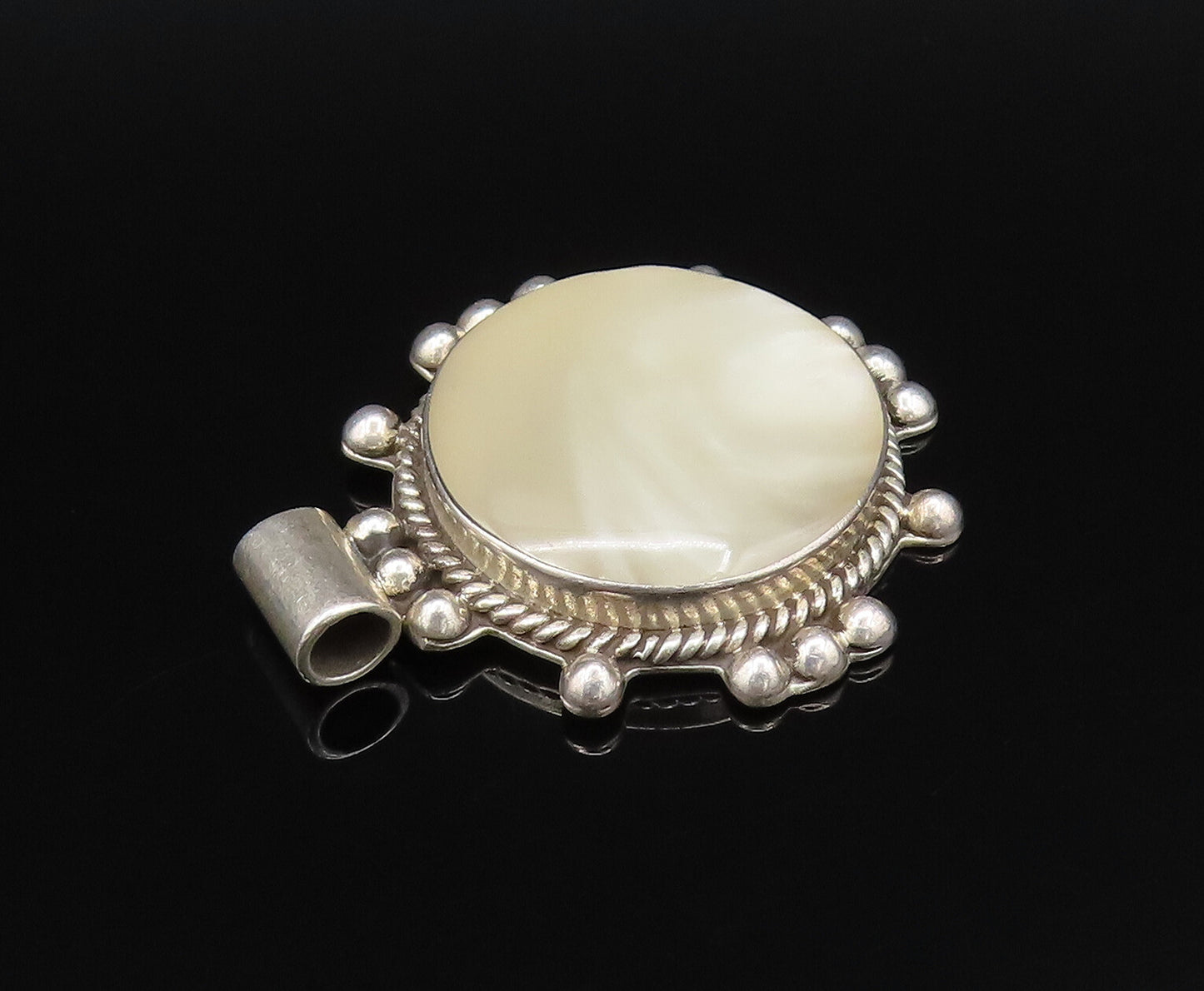 MEXICO 925 Silver  Vintage Beaded & Rope Edge White Agate Pendant  PT21725