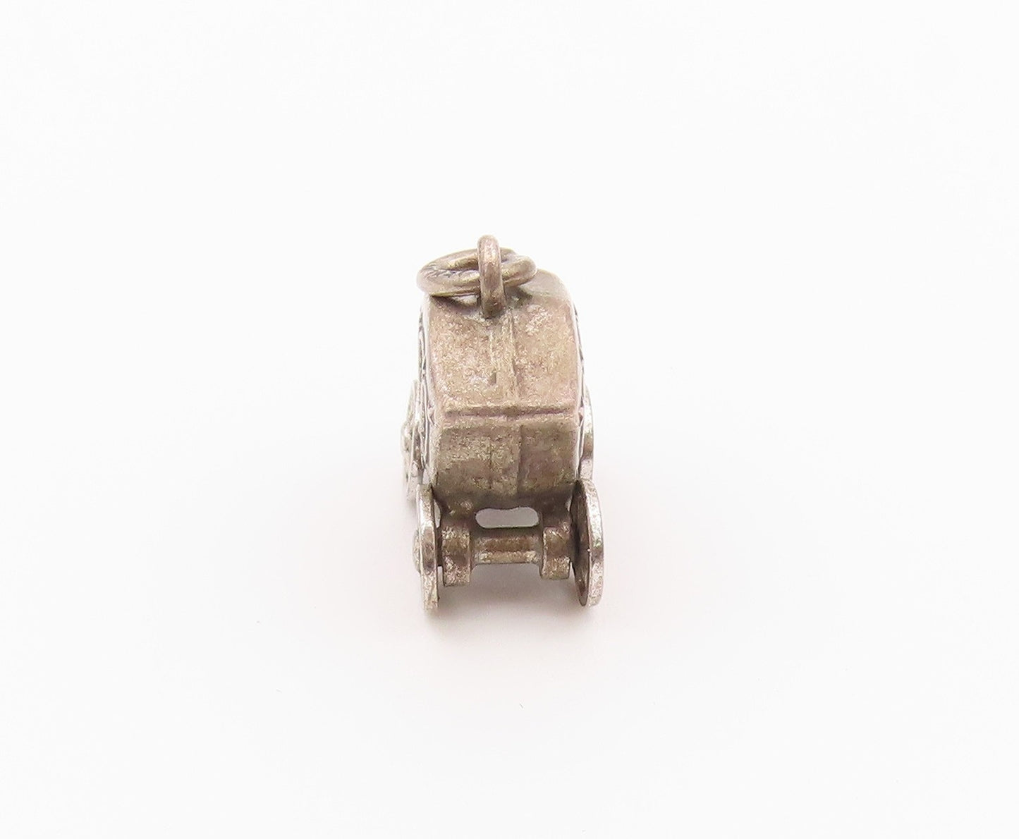 925 Sterling Silver  Vintage Petite Old Fashioned Carriage Pendant  PT18527