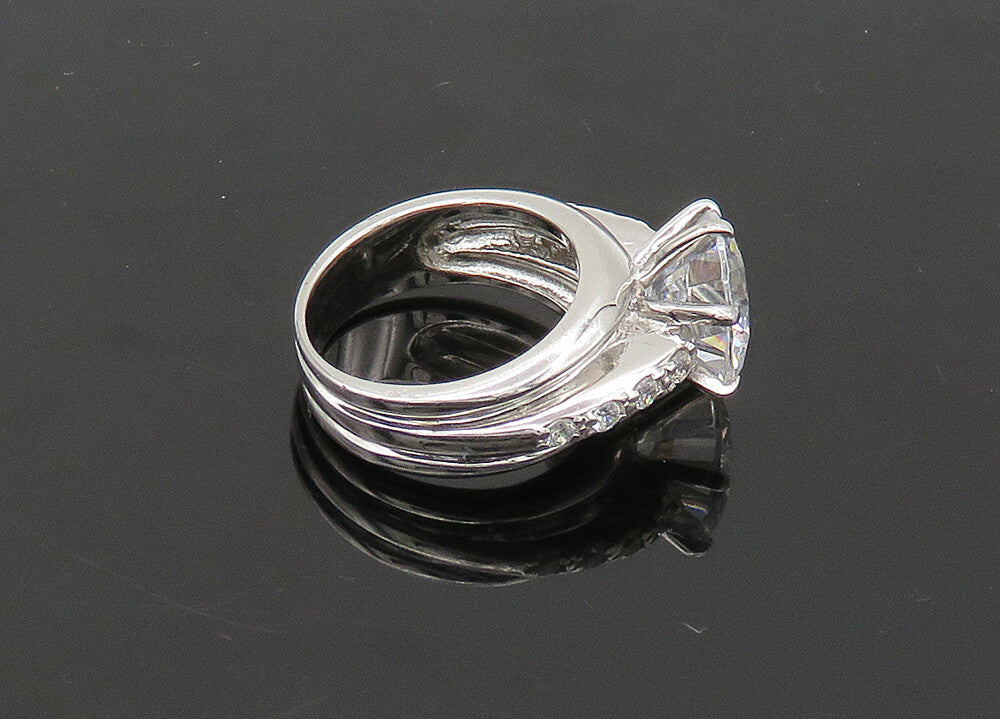 925 Sterling Silver  Vintage Sparkling Cubic Zirconia Band Ring Sz 5  RG21605
