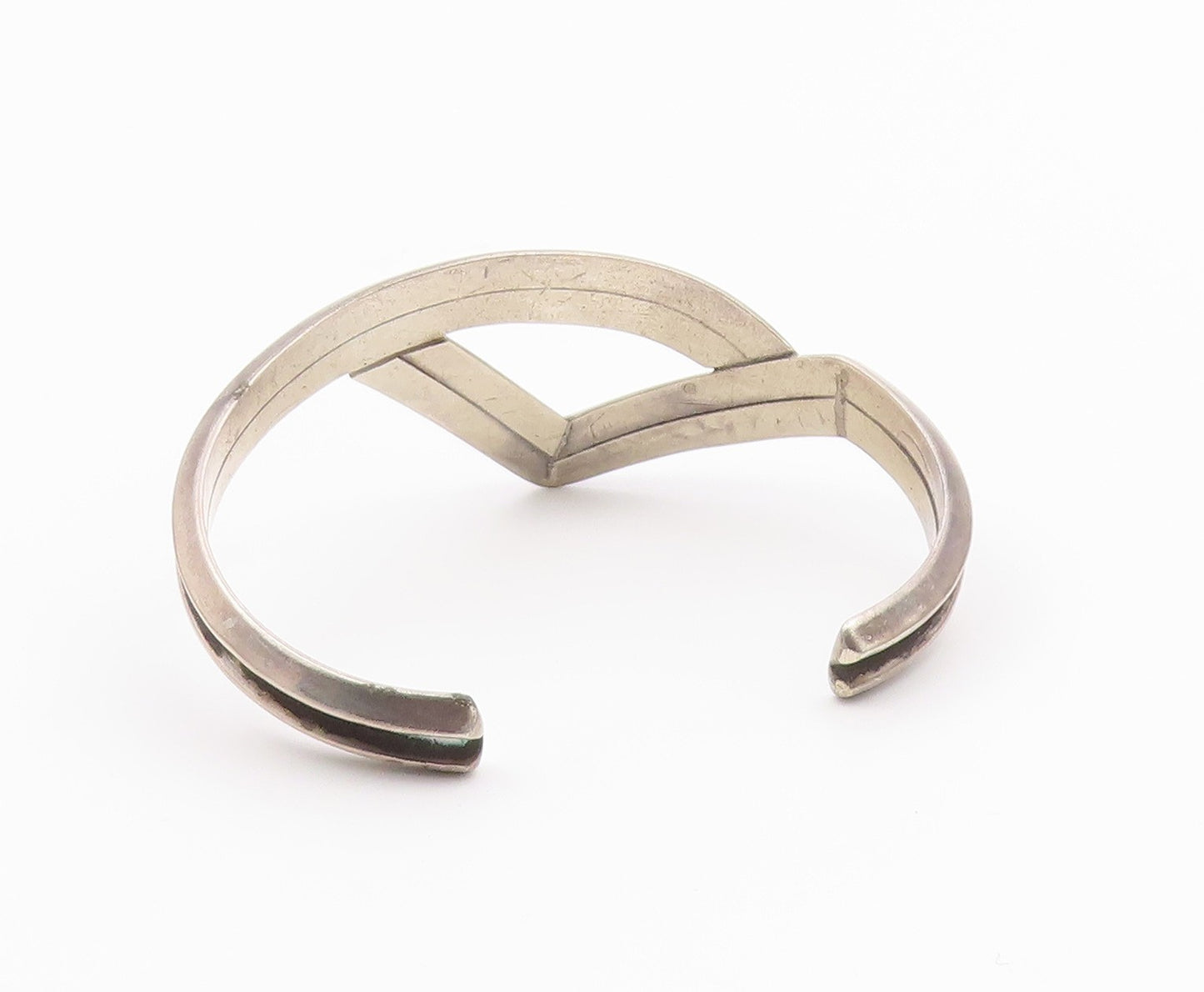 SOUTHWESTERN 925 Silver Vintage Raised Edge Pointed Cuff Bracelet BT9537