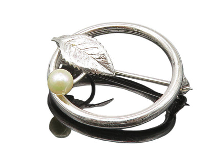 DCE 925 Sterling Silver  Vintage Petite Pearl Floral Leaf Brooch Pin  BP4292