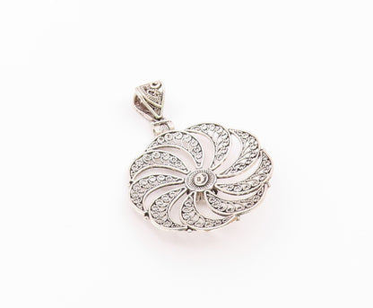 925 Sterling Silver  Vintage Shiny Swirl Floral Motif Round Pendant  PT16577