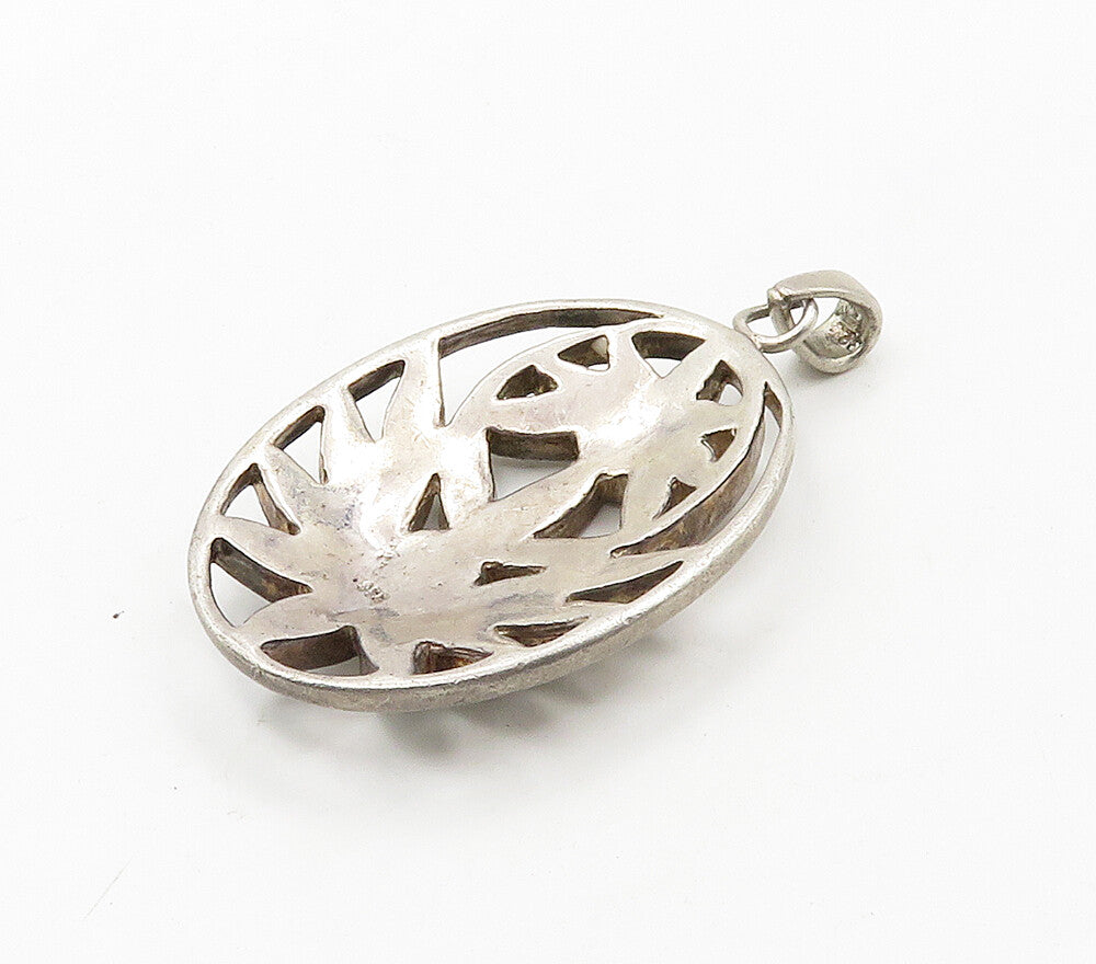 925 Sterling Silver  Vintage Mother Of Pearl Flowers Oval Pendant  PT12441