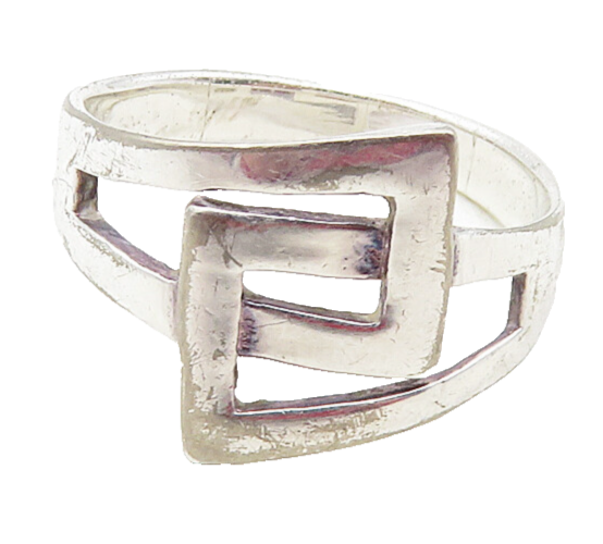 925 Sterling Silver  Shiny Interlocked Square Design Band Ring Sz 6  RG9431