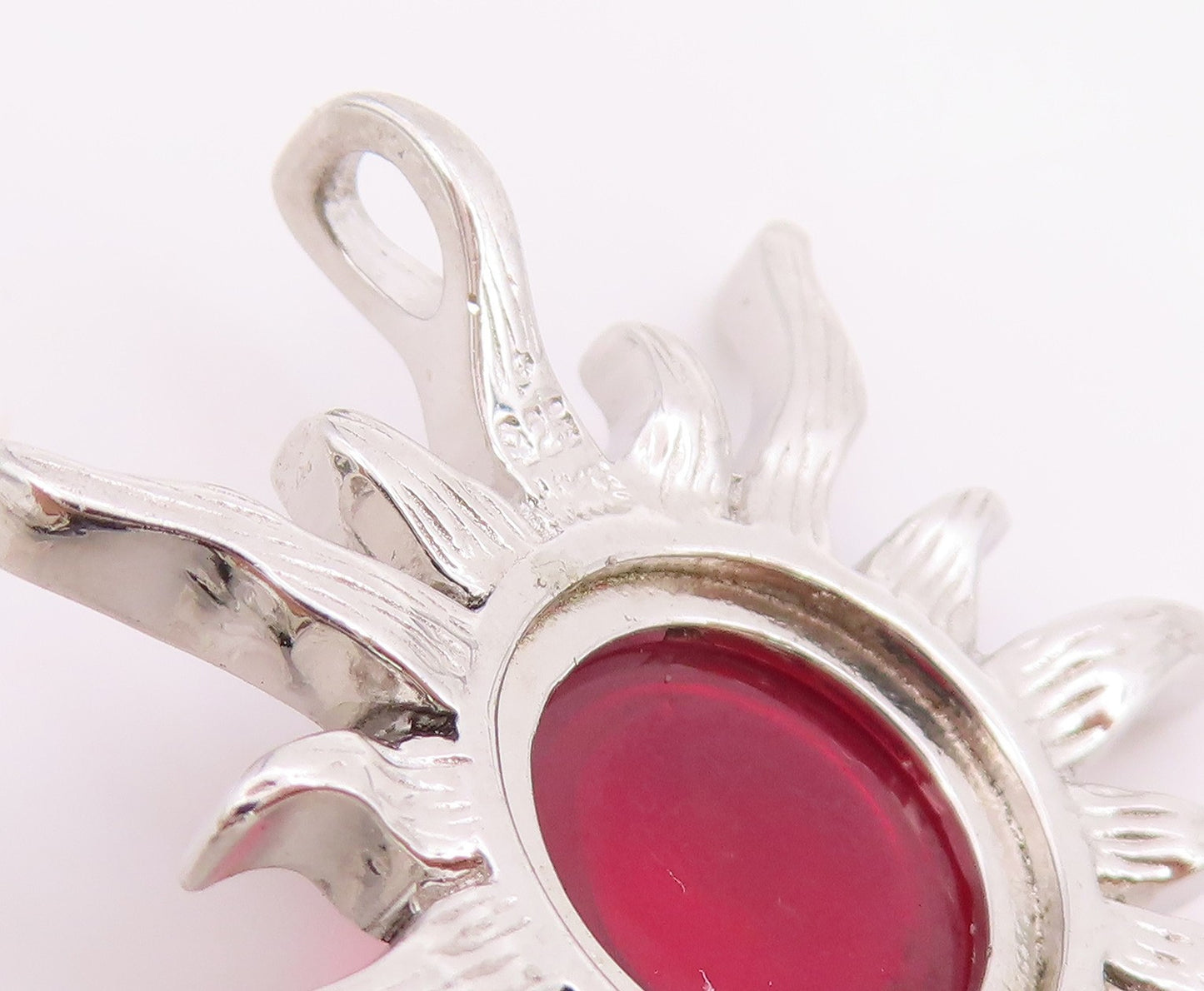 925 Sterling Silver Vintage Pendant Cabochon Ruby Sunburst Cutout Charm  PT26256