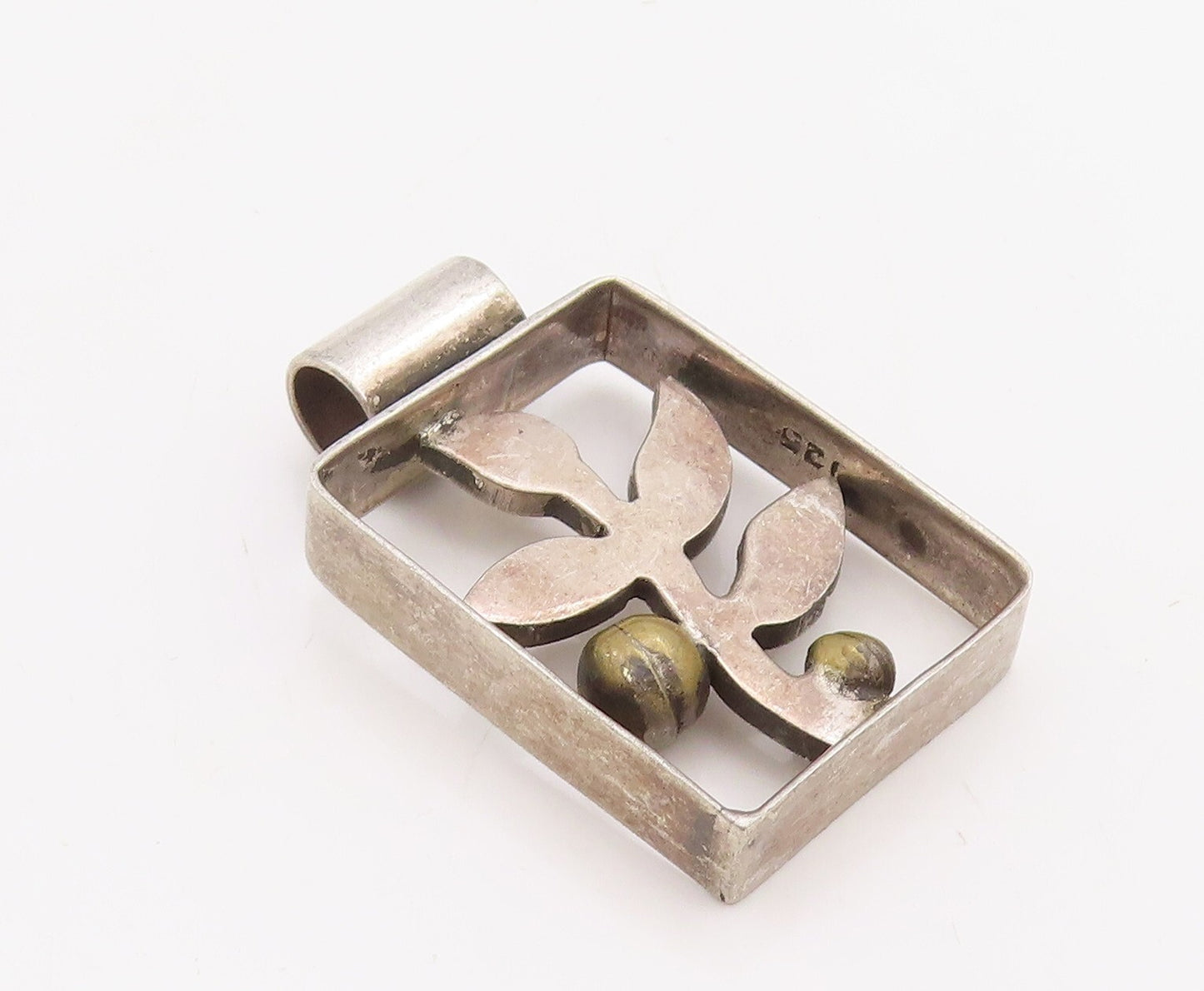 925 Sterling Silver Vintage Pendant Solid Framed Cutout Plant  PT23578