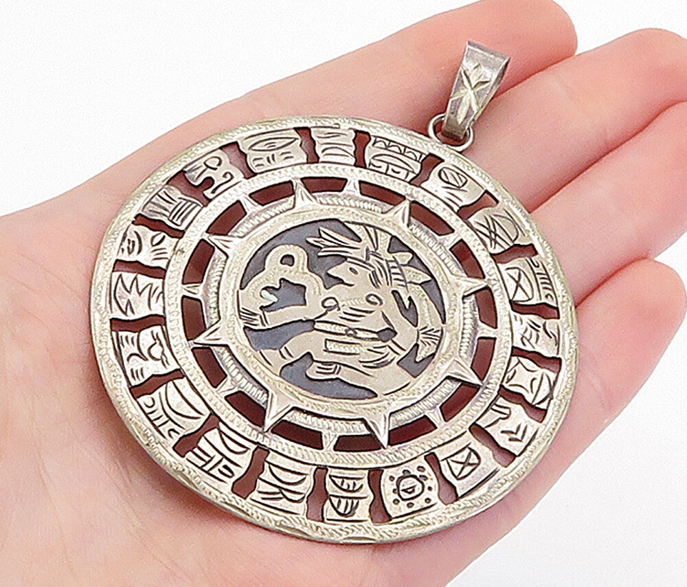 GAUTE 925 Sterling Silver  Vintage Two Tone Traditional Design Pendant  PT3733