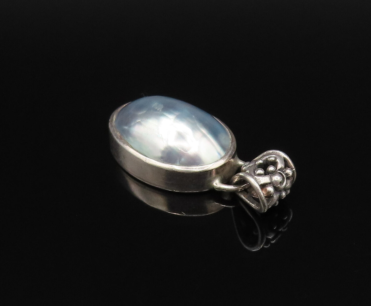 925 Silver  Vintage Cabochon Mother Of Pearl Detailed Bail Pendant  PT21455