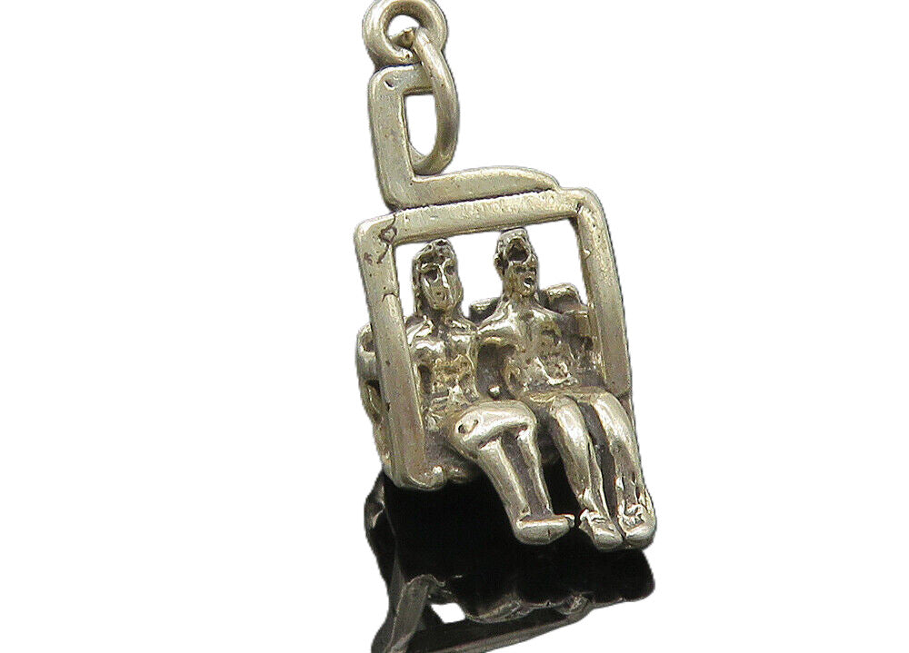 925 Sterling Silver  Vintage Petite Cable Lift Sitting Couple Pendant  PT8736