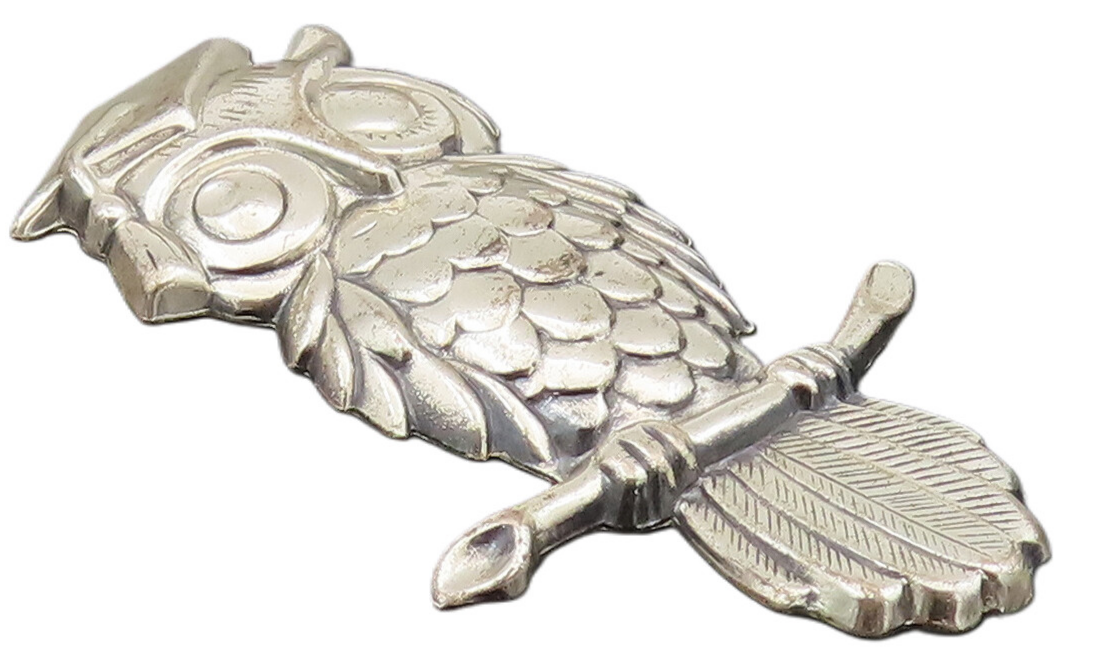 BEAU 925 Silver  Vintage Carved Standing Owl On Branch Brooch Pin  BP10219