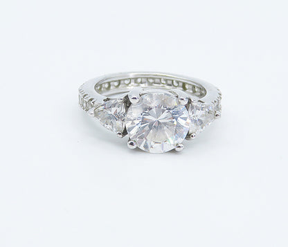 925 Sterling Silver  Cubic Zirconia Solitaire With Accents Ring Sz 7  RG8328
