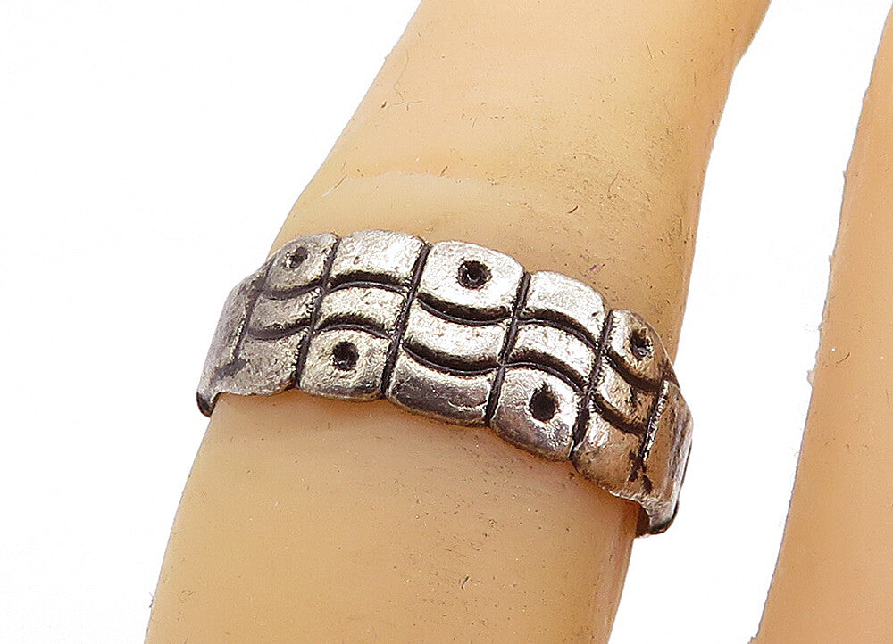 925 Sterling Silver  Vintage Antique Etched Wavy Design Band Ring Sz 7  RG6252