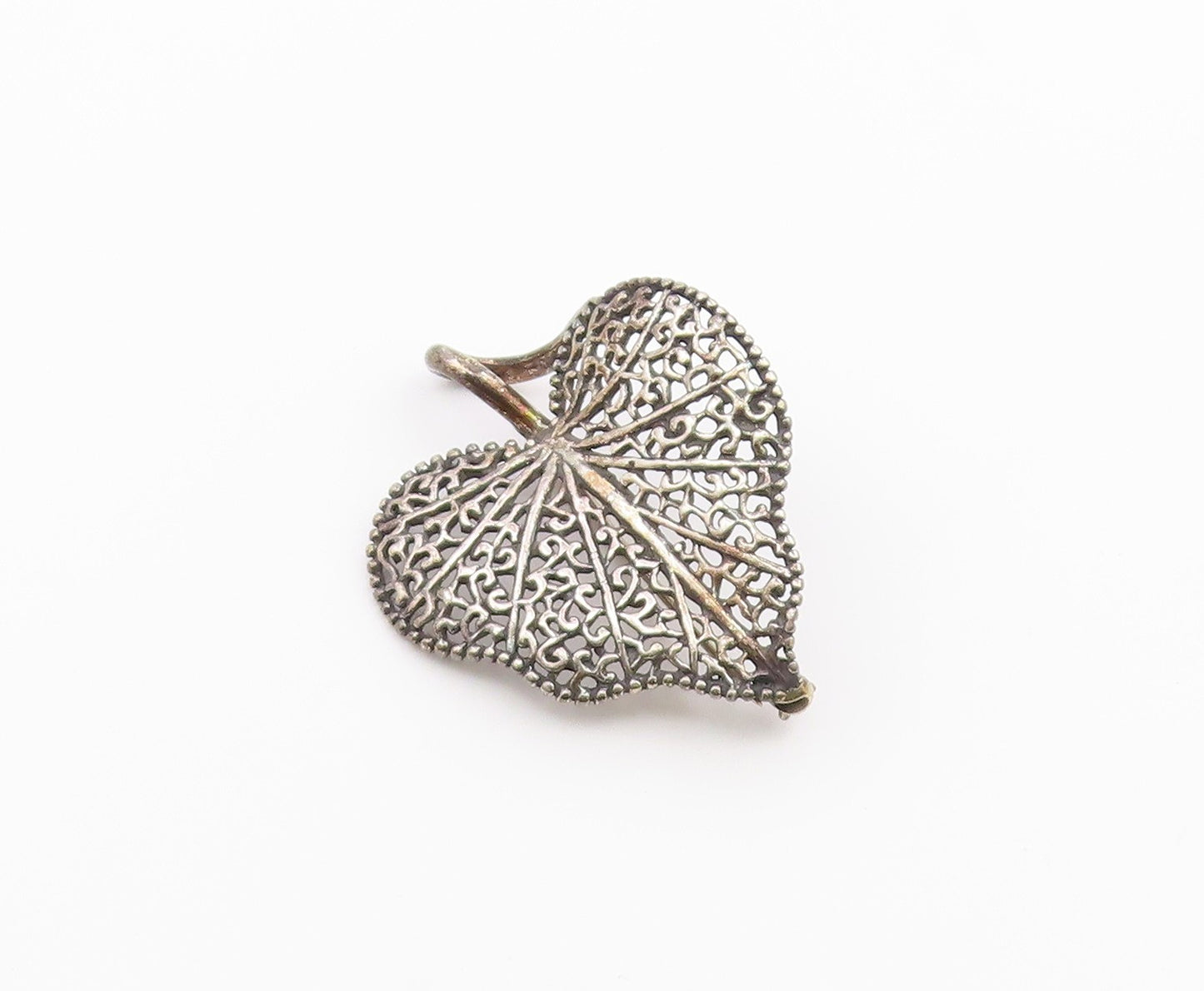925 Sterling Silver  Vintage Beaded Edge Veined Love Heart Brooch Pin  BP9628