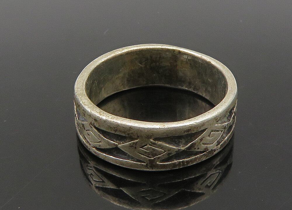 925 Sterling Silver  Vintage Shiny Oxidized Pattern Band Ring Sz 7  RG21836
