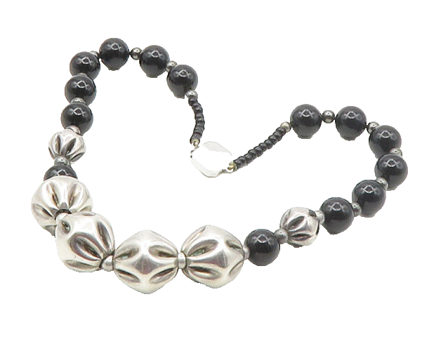 925 Sterling Silver  Vintage Black Onyx Sculpted Bead Chain Necklace  NE2739