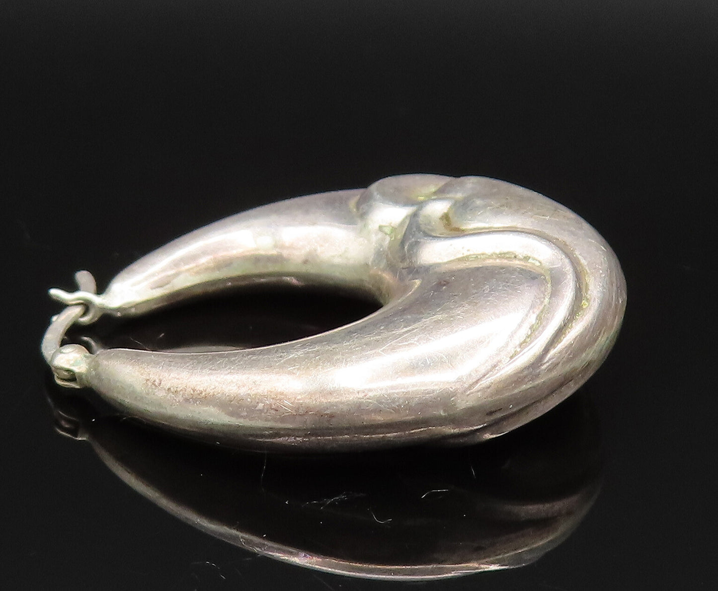 925 Silver  Vintage Carved Love Heart Hollow Oval Hoop Earrings  EG11849