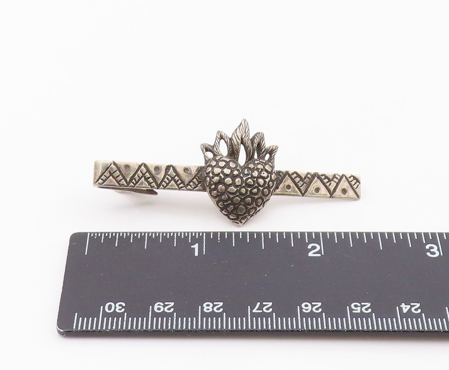 925 Silver  Vintage Etched Pattern Dotted Fire Love Heart Tie Clip  TR3349