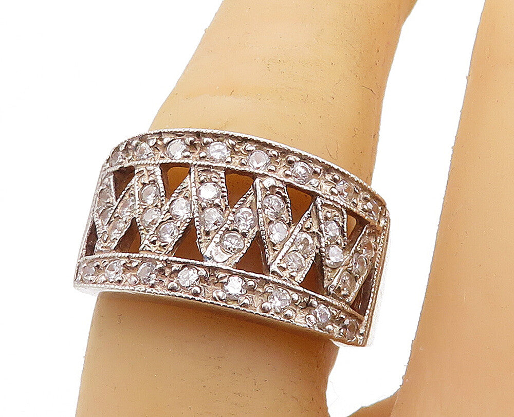 925 Sterling Silver  Vintage Sparkling Topaz Open Design Band Ring Sz 7 RG6294