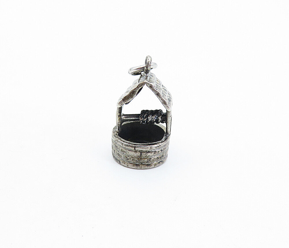 DANECRAFT 925 Silver  Vintage Dark Tone Water Well Motif Drop Pendant  PT4708