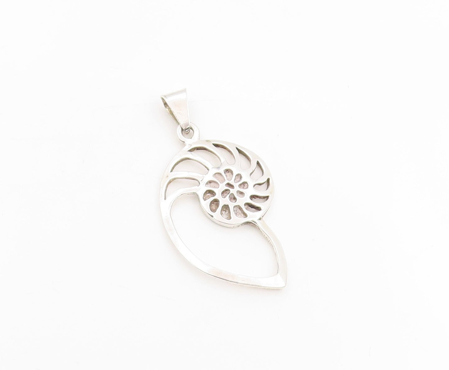 925 Sterling Silver Vintage Pendant Openwork Nautilus Shell Design Charm PT25287