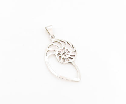 925 Sterling Silver Vintage Pendant Openwork Nautilus Shell Design Charm PT25287