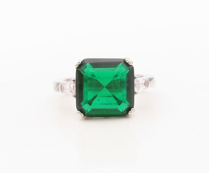 925 Sterling Silver Vintage Ring Square Cut Green & White CZ  Sz 7  RG30370