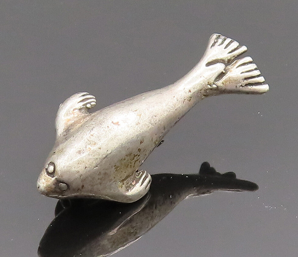 925 Sterling Silver  Vintage Minimalist Ocean Sea Whale Brooch Pin  BP10148