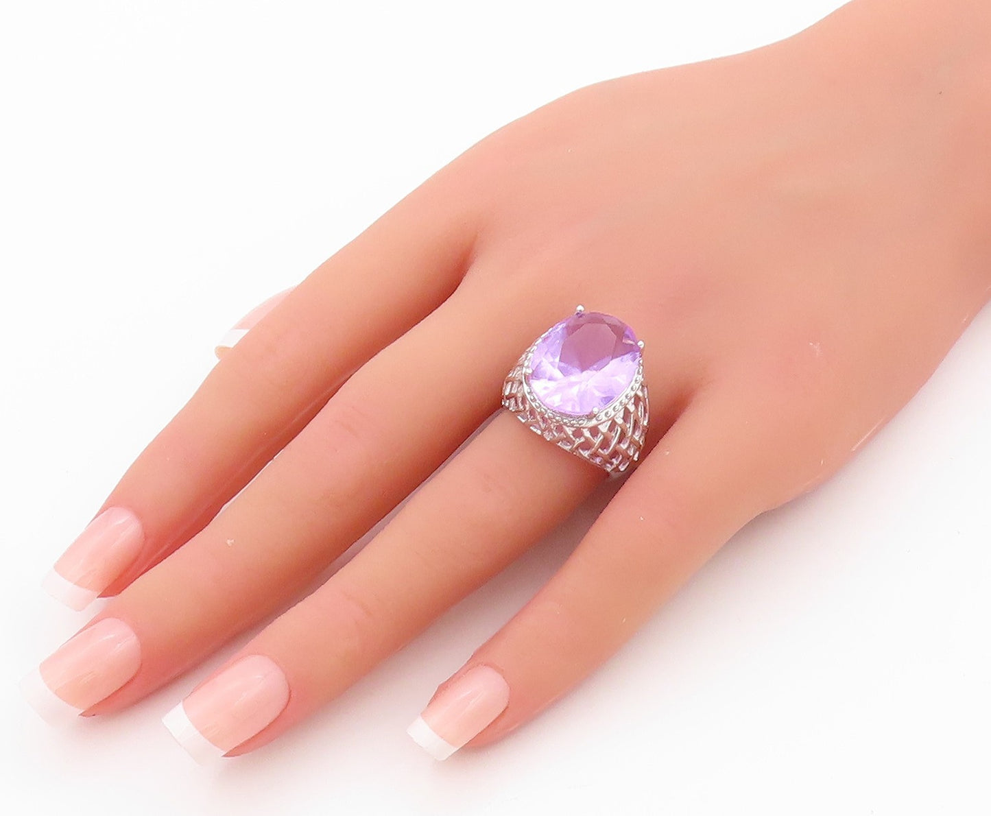 925 Sterling Silver Vintage Ring Cutout Band Oval Purple Gemstone  SZ 7  RG32230