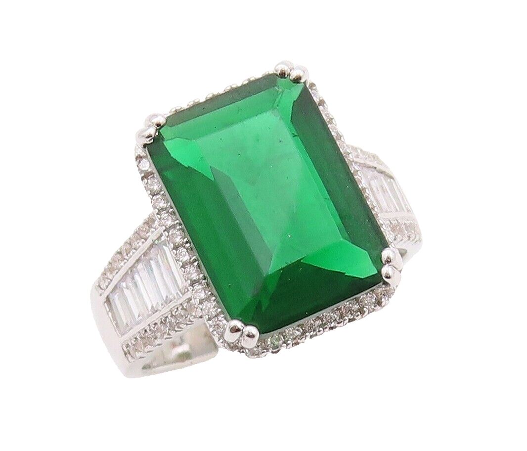 925 Sterling Silver Vintage Ring Rectangle Cut Green & White CZ Sz 7.5  RG30050