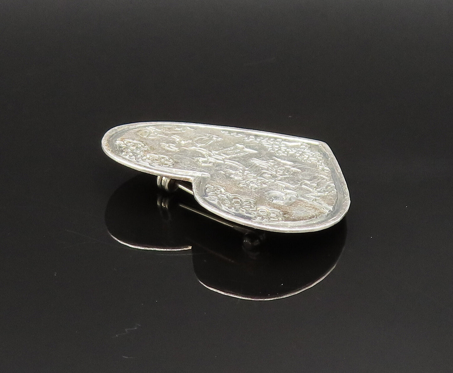 925 Silver  Vintage Engraved Kids & Flowers Flat Love Heart Brooch Pin  BP9566