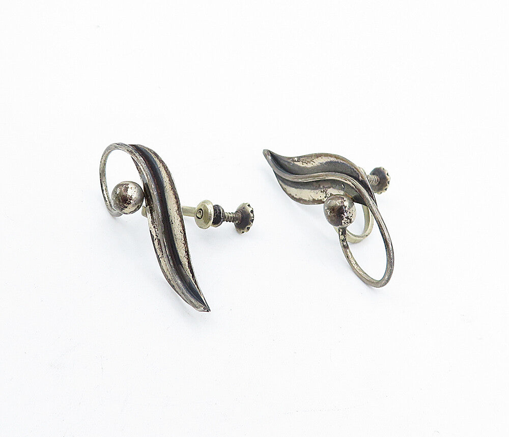MEXICO 925 Sterling Silver  Vintage Single Leaf Non Pierce Earrings  EG2311