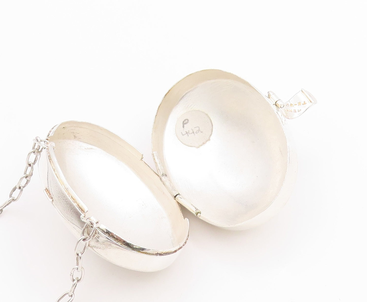 925 Sterling Silver Vintage Necklace MEXICO Oval Large Pill Box OPENS  NE4597