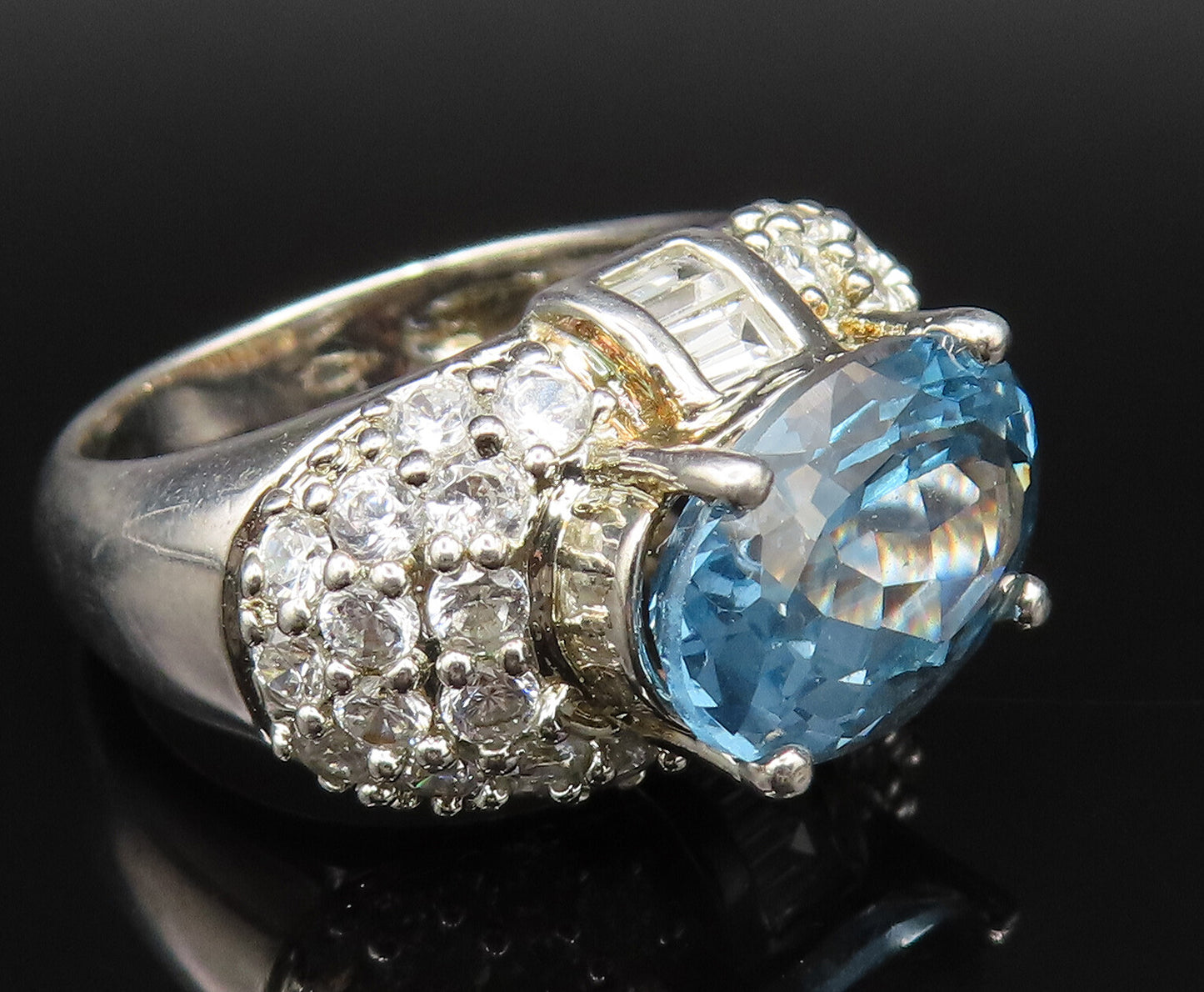 925 Sterling Silver  Vintage Sparkly Blue & White Topaz Ring Sz 7  RG25389