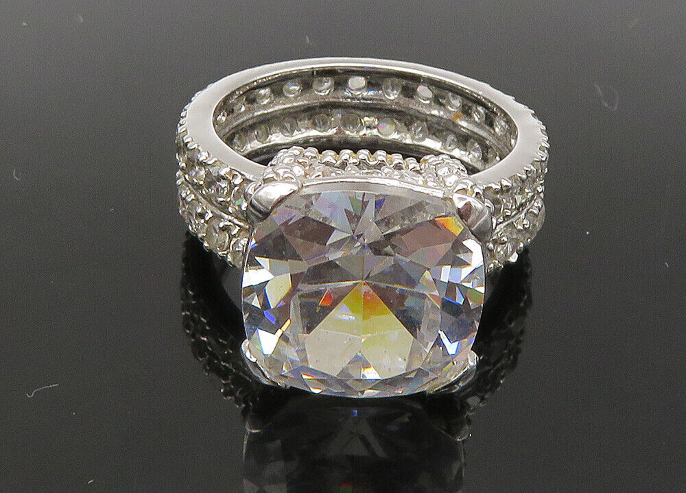 925 Sterling Silver  Vintage Shiny Cubic Zirconia Cocktail Ring Sz 7  RG22220