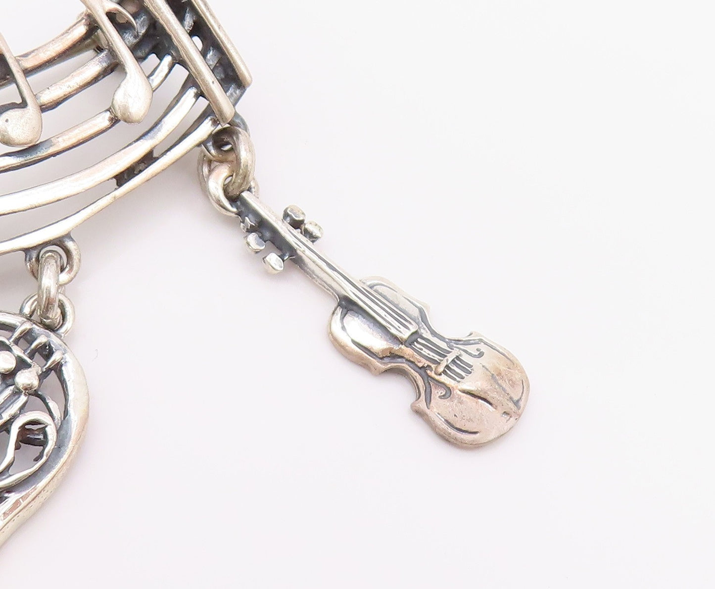 925 Sterling Silver Vintage Brooch Musical Notes & Dangling Instruments  BP11697