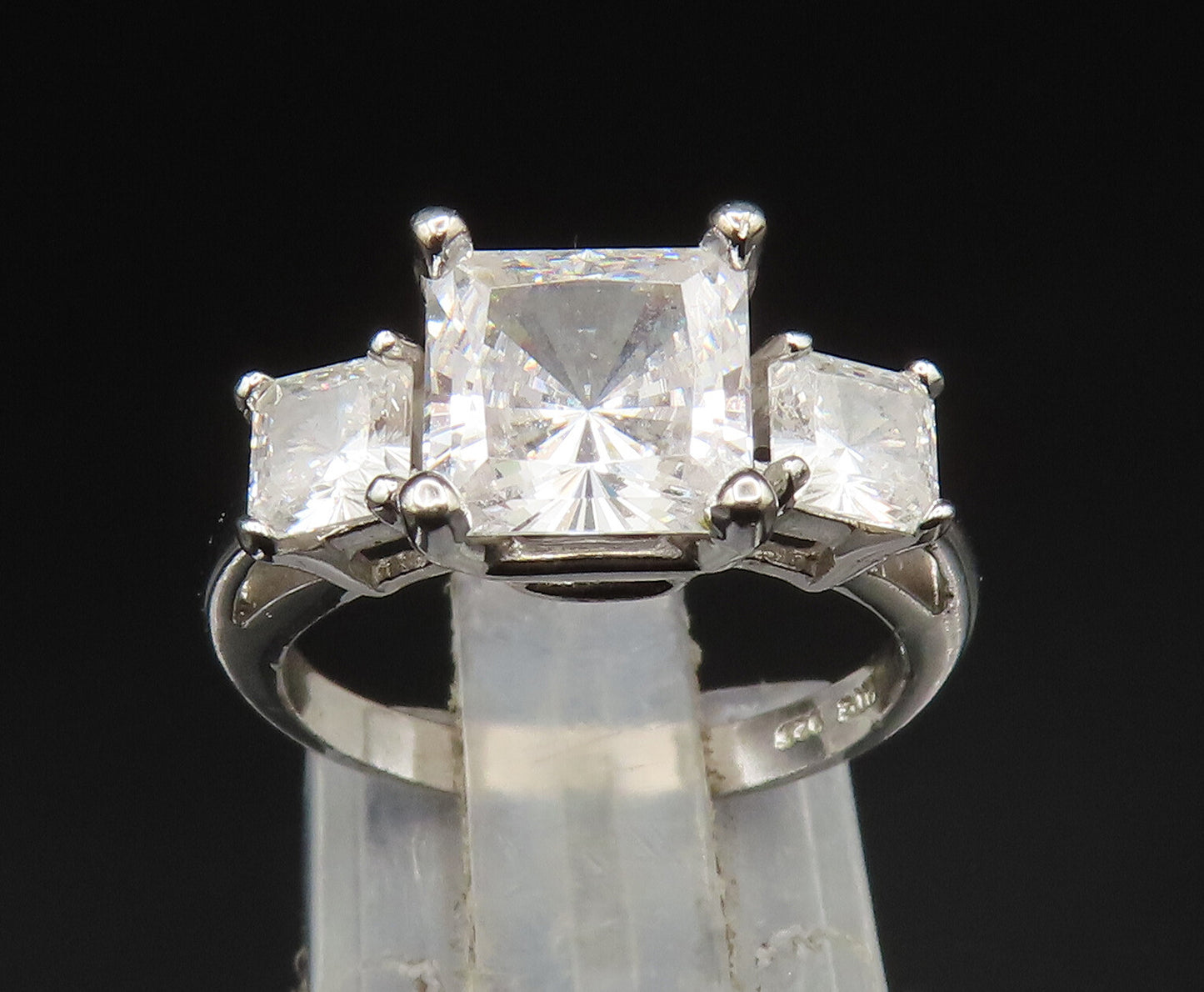 925 Sterling Silver  Vintage Three Stone Cubic Zirconia Ring Sz 5  RG24566