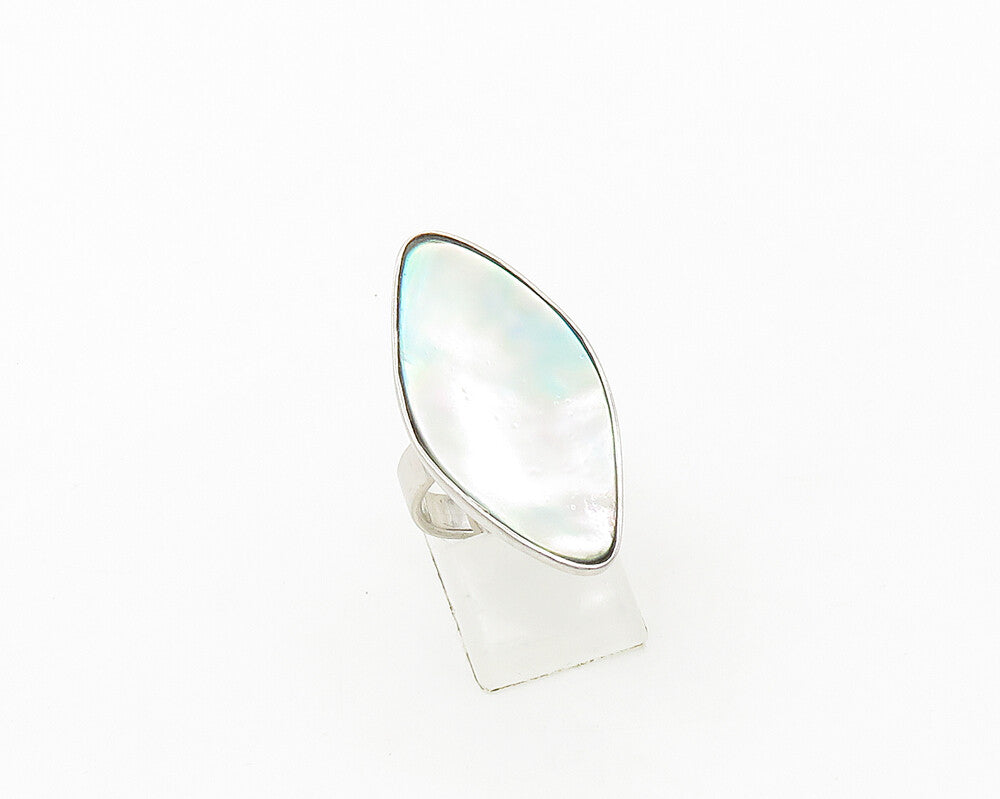 925 Sterling Silver  Shiny Mother Of Pearl Smooth Cocktail Ring Sz 7  RG18137