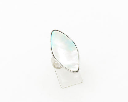 925 Sterling Silver  Shiny Mother Of Pearl Smooth Cocktail Ring Sz 7  RG18137