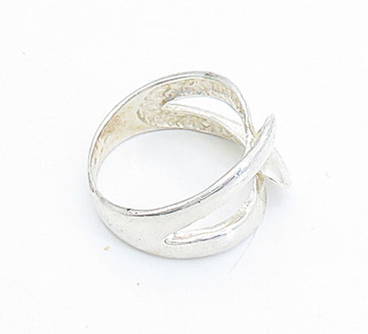 925 Sterling Silver  Shiny Smooth Interlocked Design Band Ring Sz 7  RG5938
