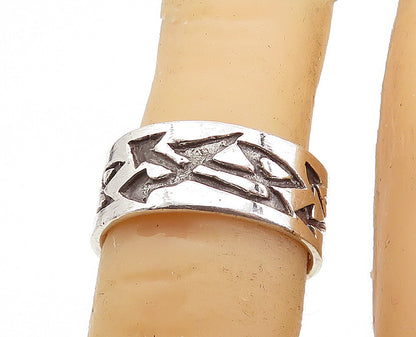 925 Sterling Silver  Vintage Oxidized Arrow Design Band Ring Sz 5.5  RG7353