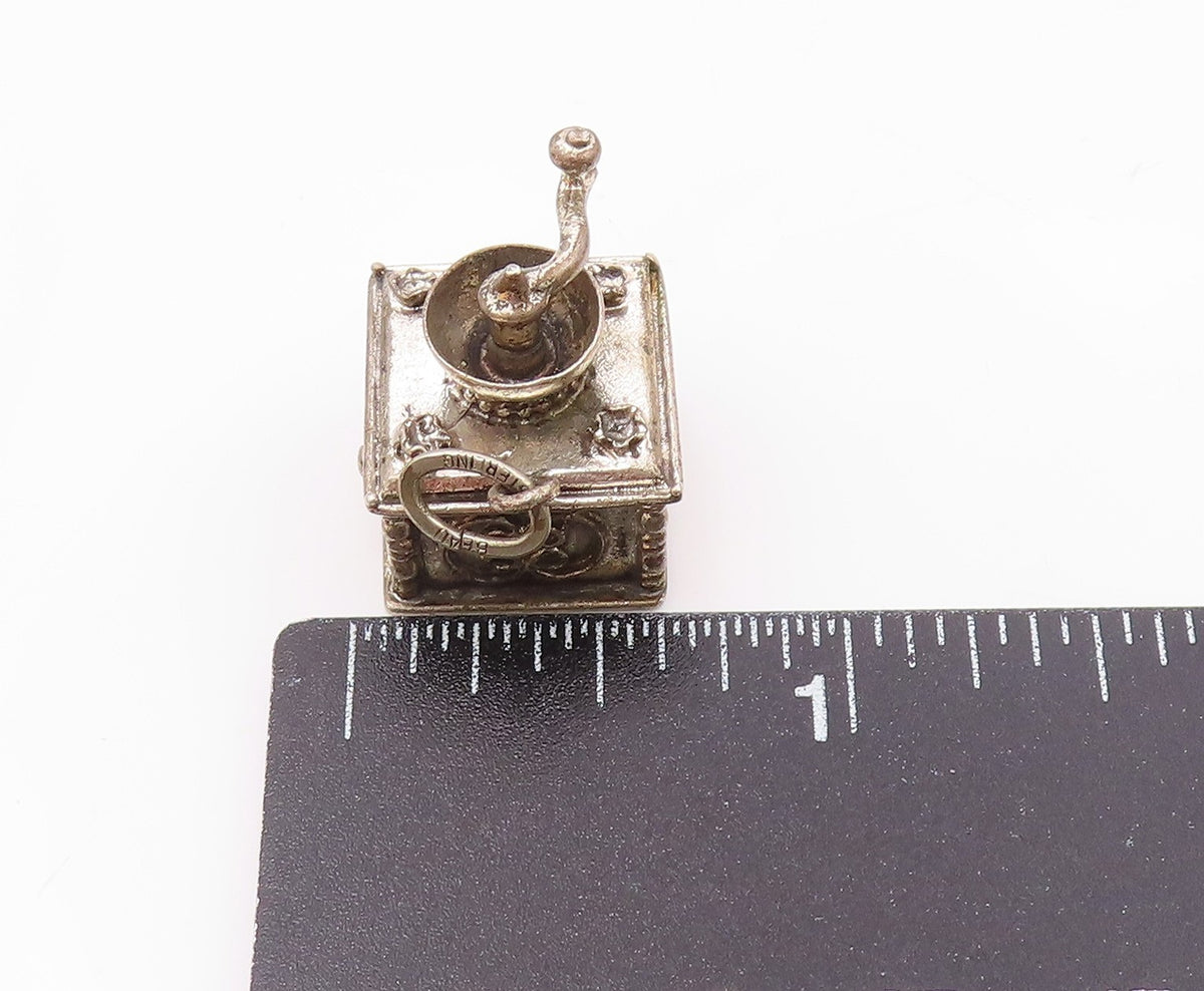 BEAU 925 Sterling Silver  Vintage Pretzel Swirl Detail Box Pendant  PT16001