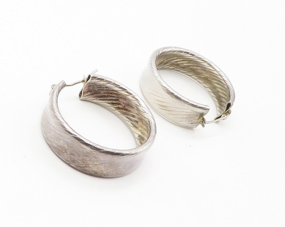 925 Sterling Silver  Vintage Shiny Slanted Etched Round Hoop Earrings  EG7319