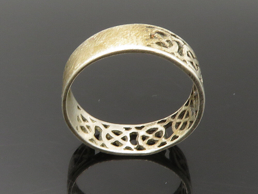 925 Sterling Silver  Vintage Celtic Knot Pattern Band Ring Sz 7.5  RG24035