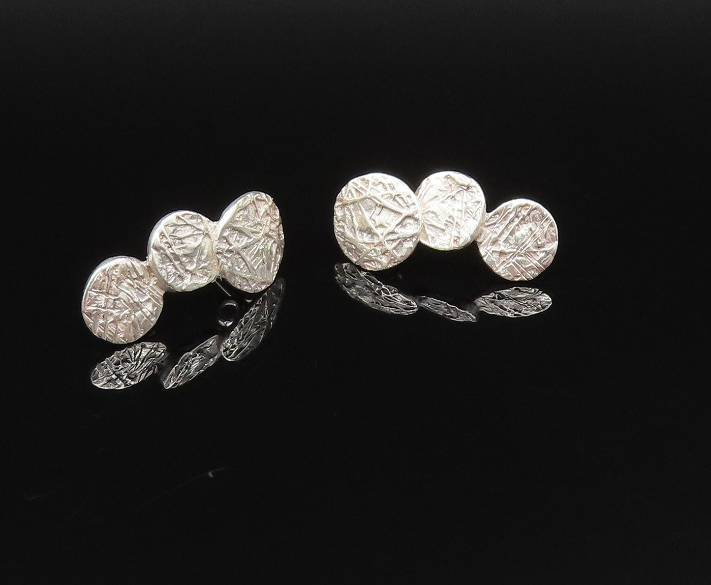 DESIGNER 925 Silver  Vintage Modernist Carved Three Circle Earrings  EG12017