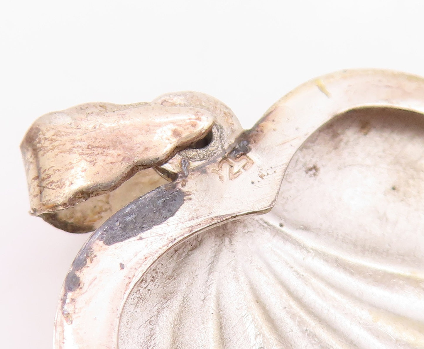 925 Sterling Silver Vintage Shiny Love Heart Locket Pendant (OPENS) PT19222