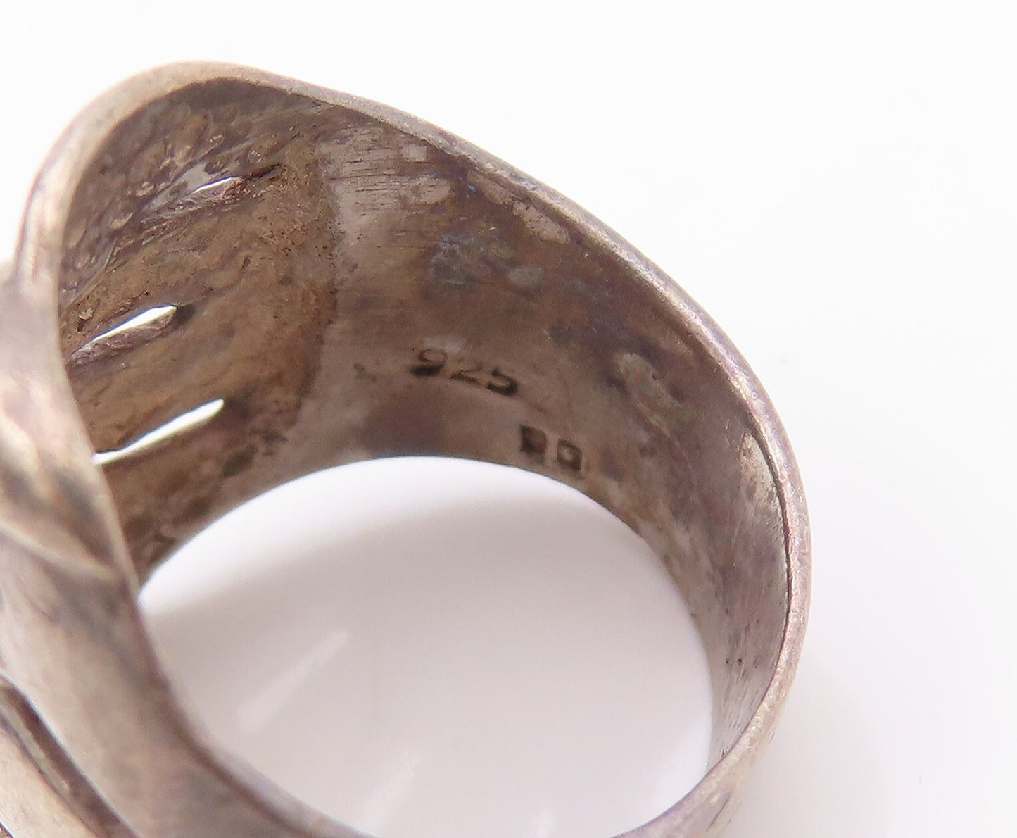 925 Sterling Silver Vintage Ring Dark Tone Broad Stitched Effect  Sz 6  RG32005