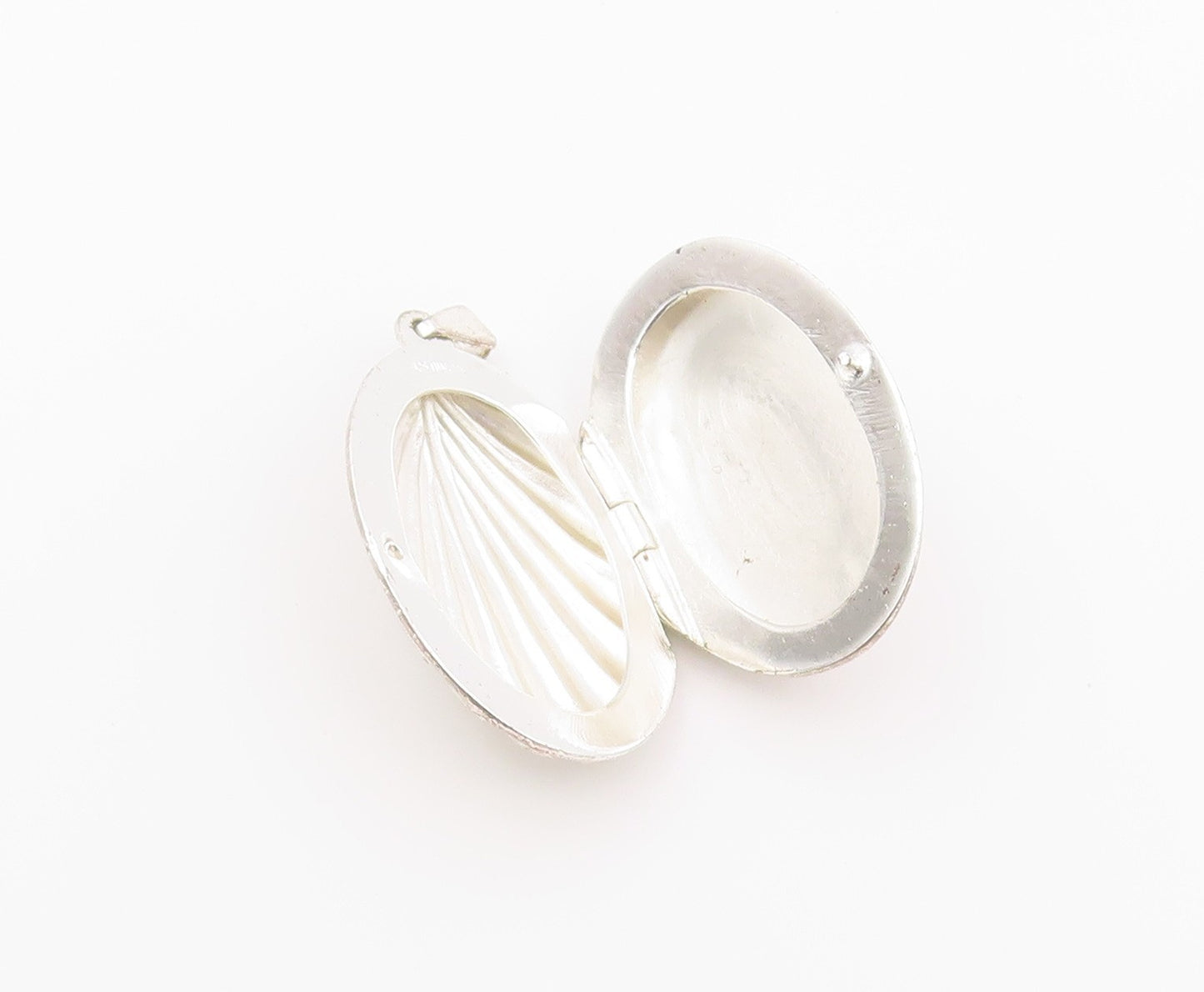 925 Sterling Silver Vintage Pendant Textured Clamshell Locket OPENS  PT26446