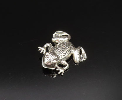 925 Sterling Silver  Vintage Carved Spotted Frog Animal Brooch Pin  BP9687