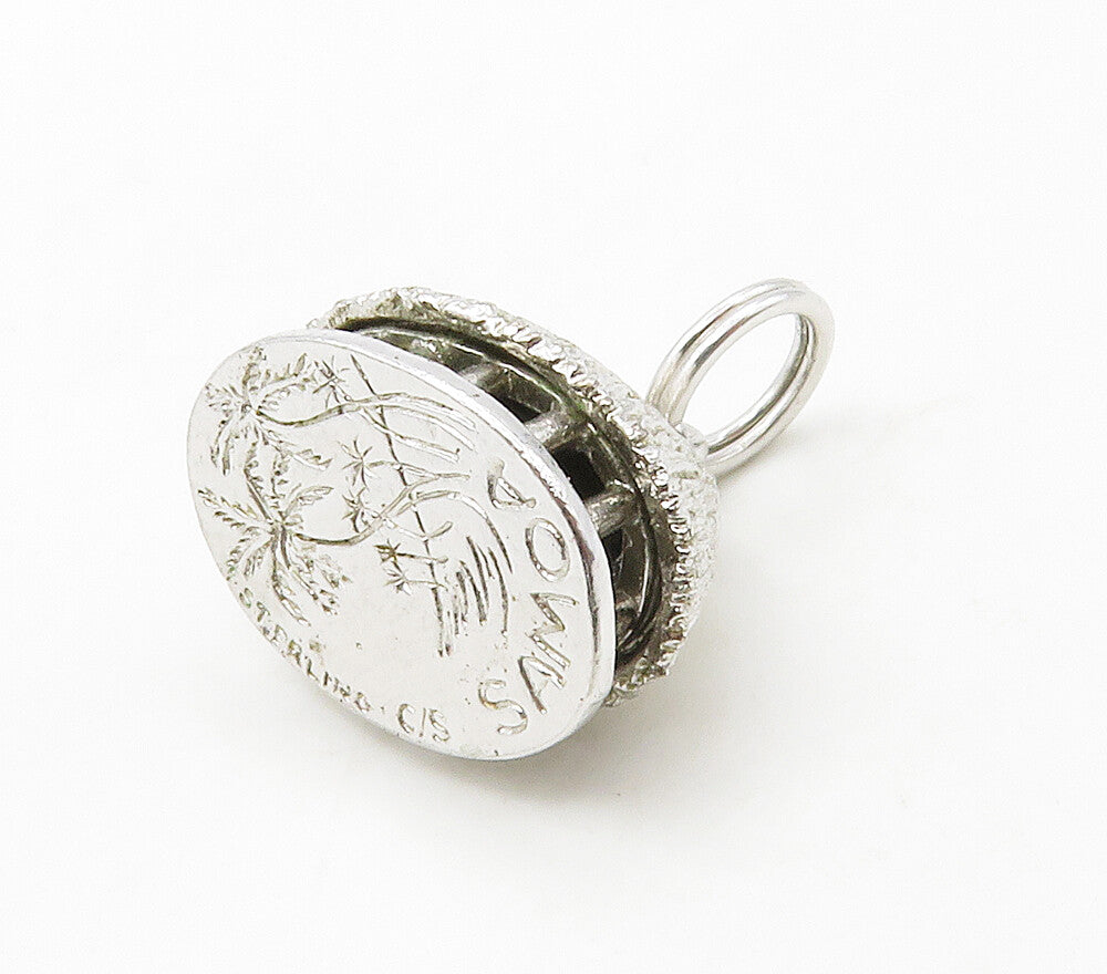925 Sterling Silver  Vintage Shiny Petite Island Hut Motif Pendant  PT13075