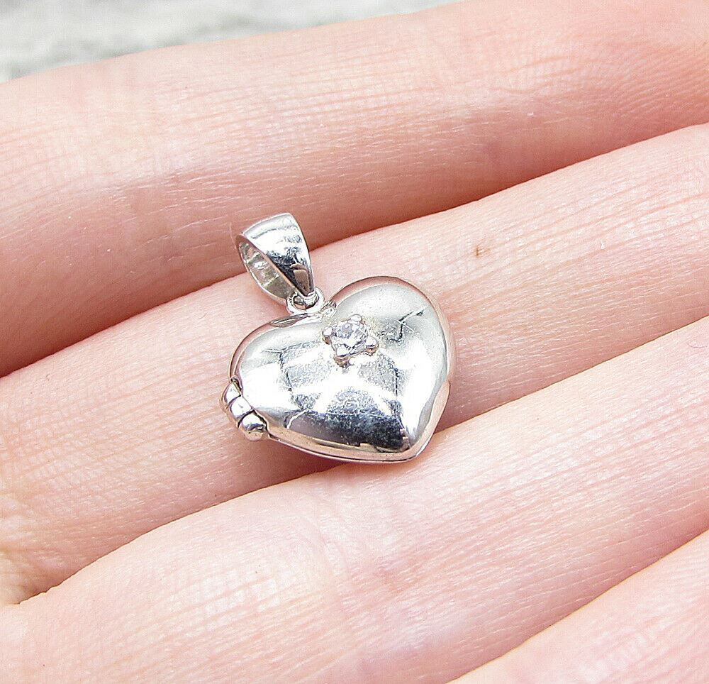 925 Silver Cubic Zirconia Love Heart Picture Locket (Opens) Pendant PT1207
